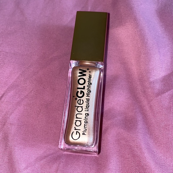 GrandeGlow plumping liquid highlighter - Picture 9 of 11